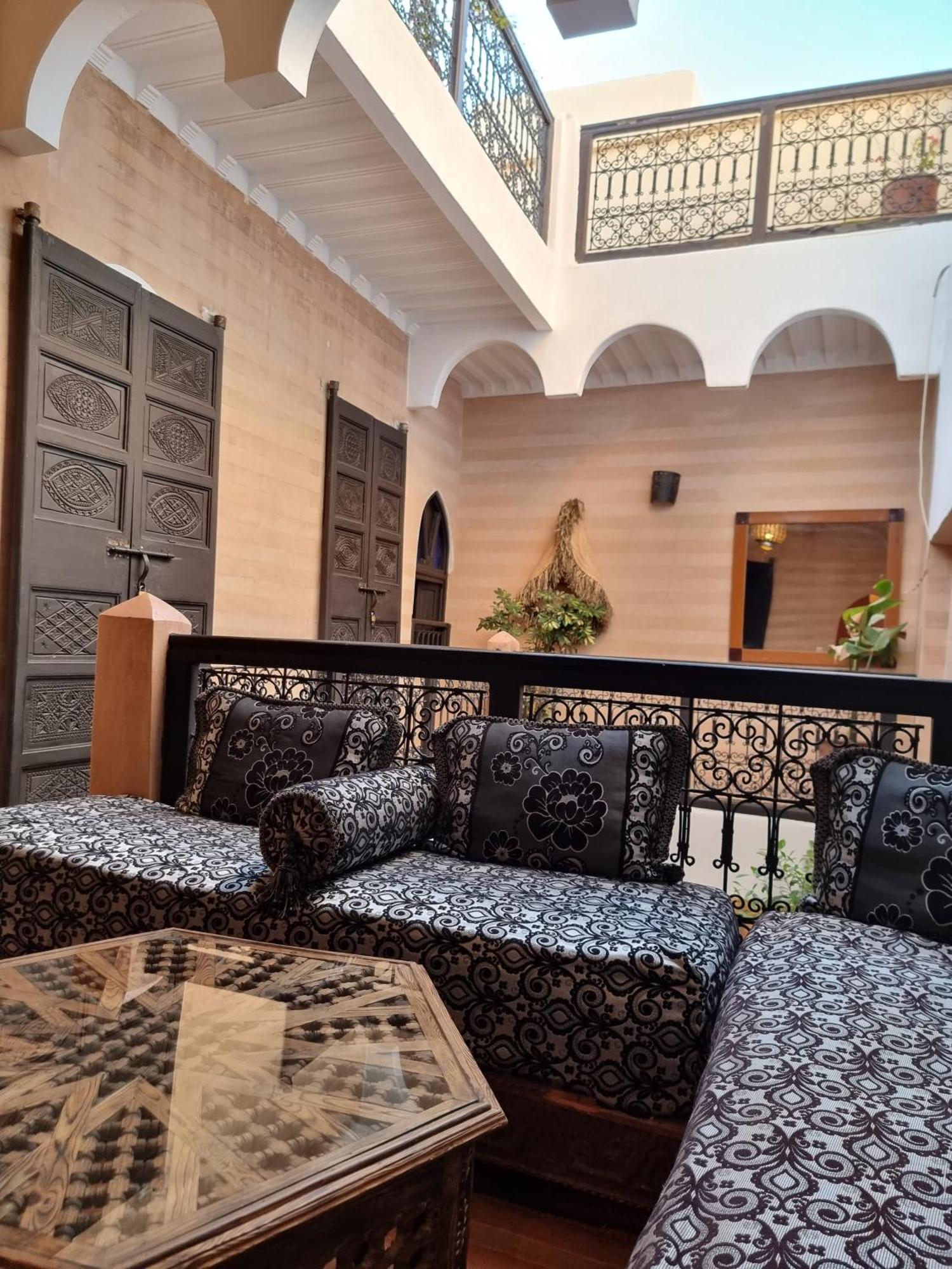 Riad Black Doors Marrakesh Exteriör bild